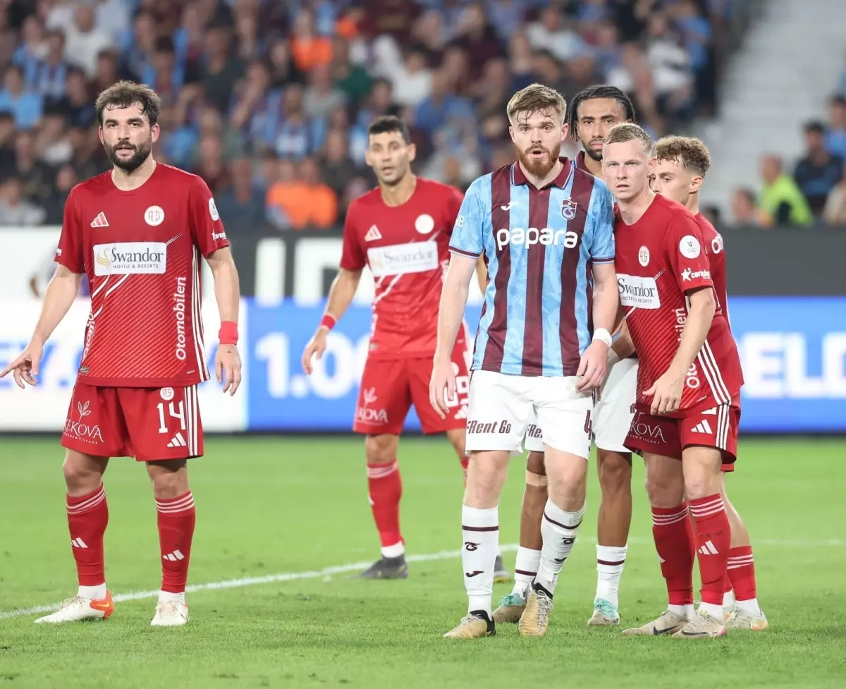 Trabzonspor ve Antalyaspor Yarın Süper Lig’de Karşılaşıyor