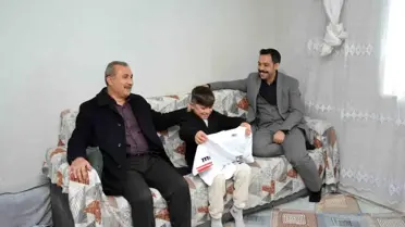 Kaymakam Uzun, Türkiye Şampiyonu Ahmet Yasin Aydemir'i Evinde Karşıladı