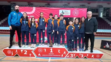 Osmangazi Belediyespor Badminton Takımı, 15 Yaş Altı Şampiyonada Altın ve Gümüş Madalya Kazandı