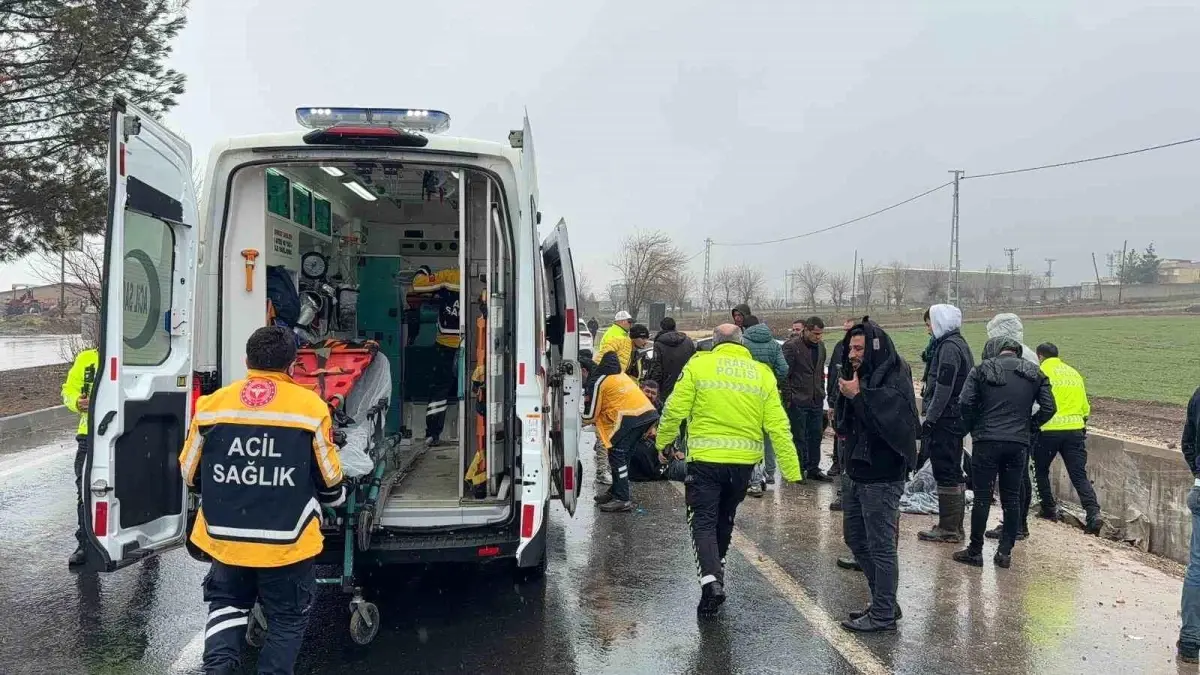 Diyarbakır‑Batman Karayolunda Araç Duvara Çarptı: 2 Yaralı