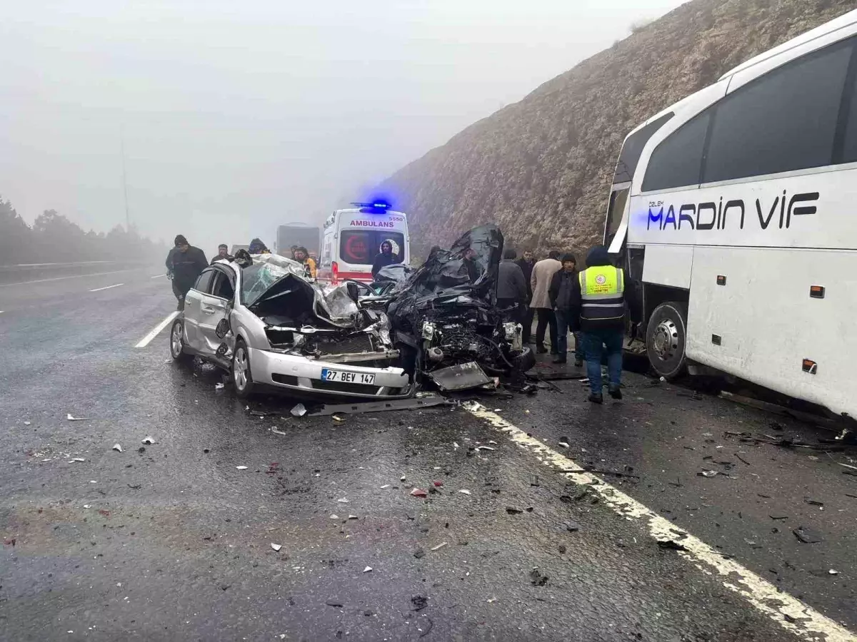 Gaziantep’te Şiddetli Fırtına Nedeniyle Zincirleme Trafik Kazası: 2 Hayatını Kaybetti