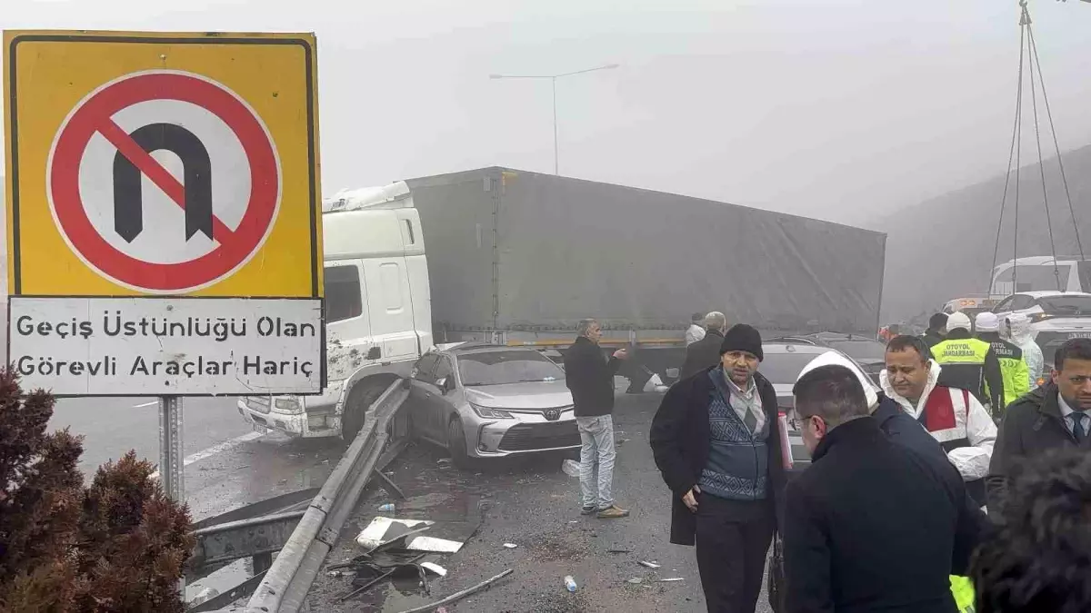 Gaziantep-Şanlıurfa Otoyolunda Yasak Dönüş Kazası: 2 Ölü, 11 Yaralı