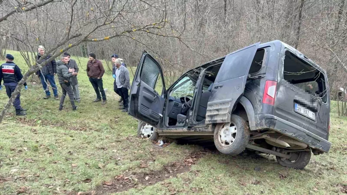 Samsun’da Uçurum Kazası: Hafif Ticari Araç Yuvarlandı, 1 Ölü ve 2 Yaralı