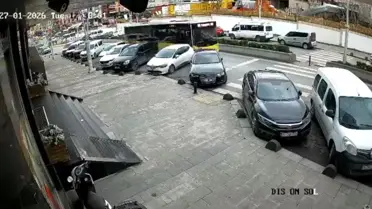 Esenler'de İETT Otobüsü Park Halindeki Araçlara Çarptı: Maddi Hasar Oluştu