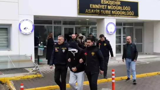 Eskişehir'de Geniş Çaplı Fuhuş Operasyonu: 8 Şüpheli Tutuklandı, 15 Kadın Kurtarıldı