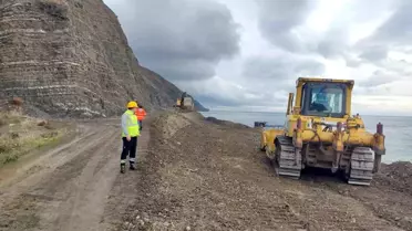 Şarköy'de Heyelan Nedeniyle Sahil Yolu Trafiğe Kapatıldı