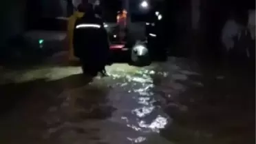 Adana’da Şiddetli Yağış Sonrası Evlerdeki Yaşlı ve Engellilere Kurtarma Operasyonu