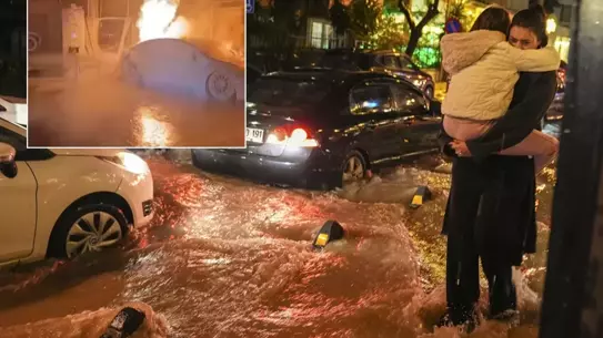 İzmir, Manisa ve Muğla’yı Vuran Şiddetli Sağanak: Araç Yangını ve Sel Felaketi