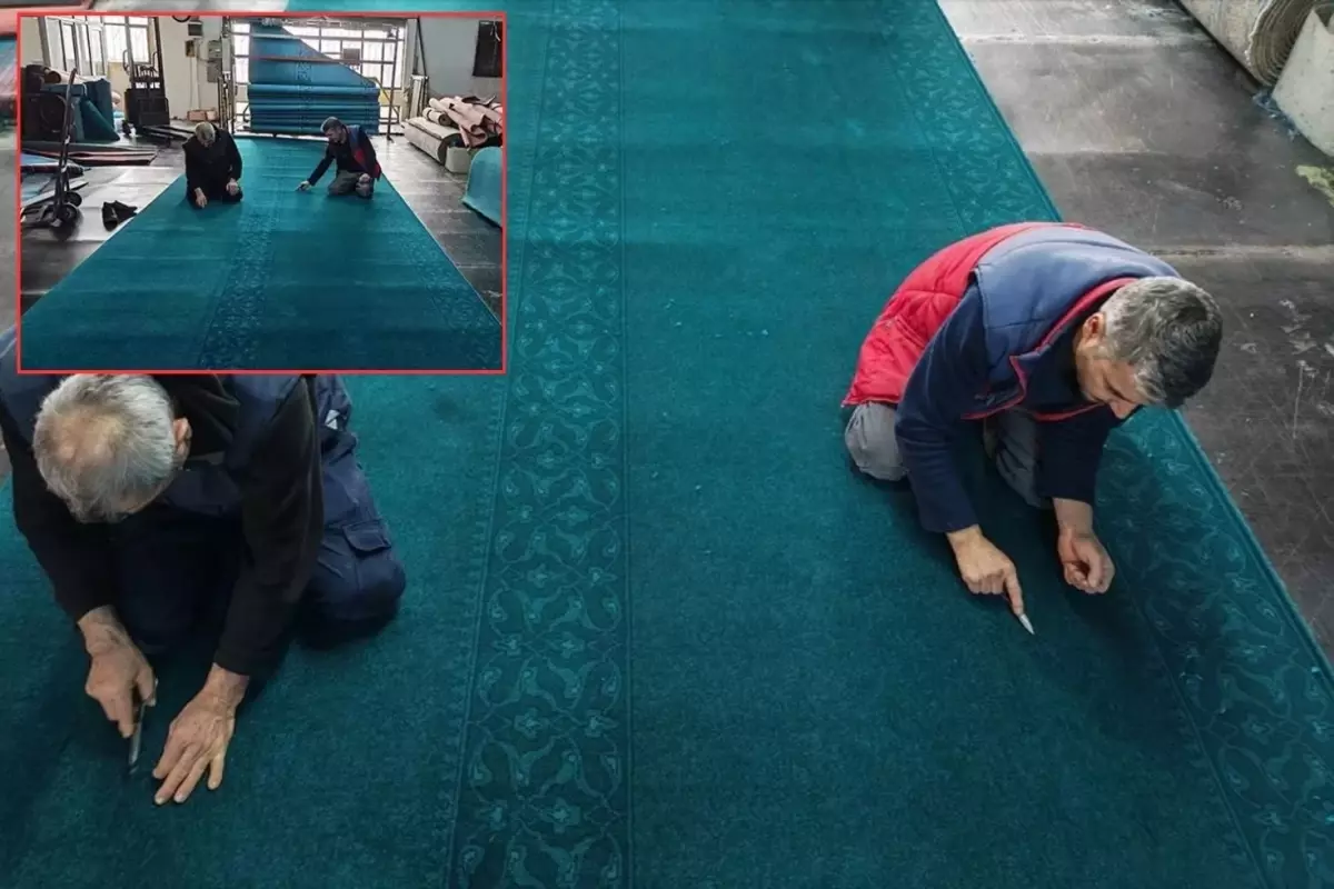 Demirci'de dokunan el yapımı halıların fotoğrafı