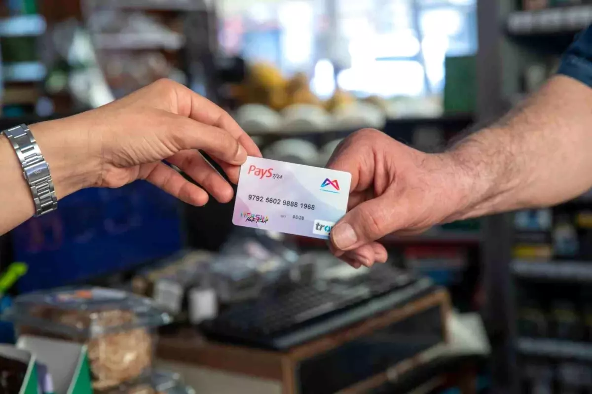 Mersin Büyükşehir Belediyesi'nden Halk Kart ve Öğrenim Yardımı Destekleri