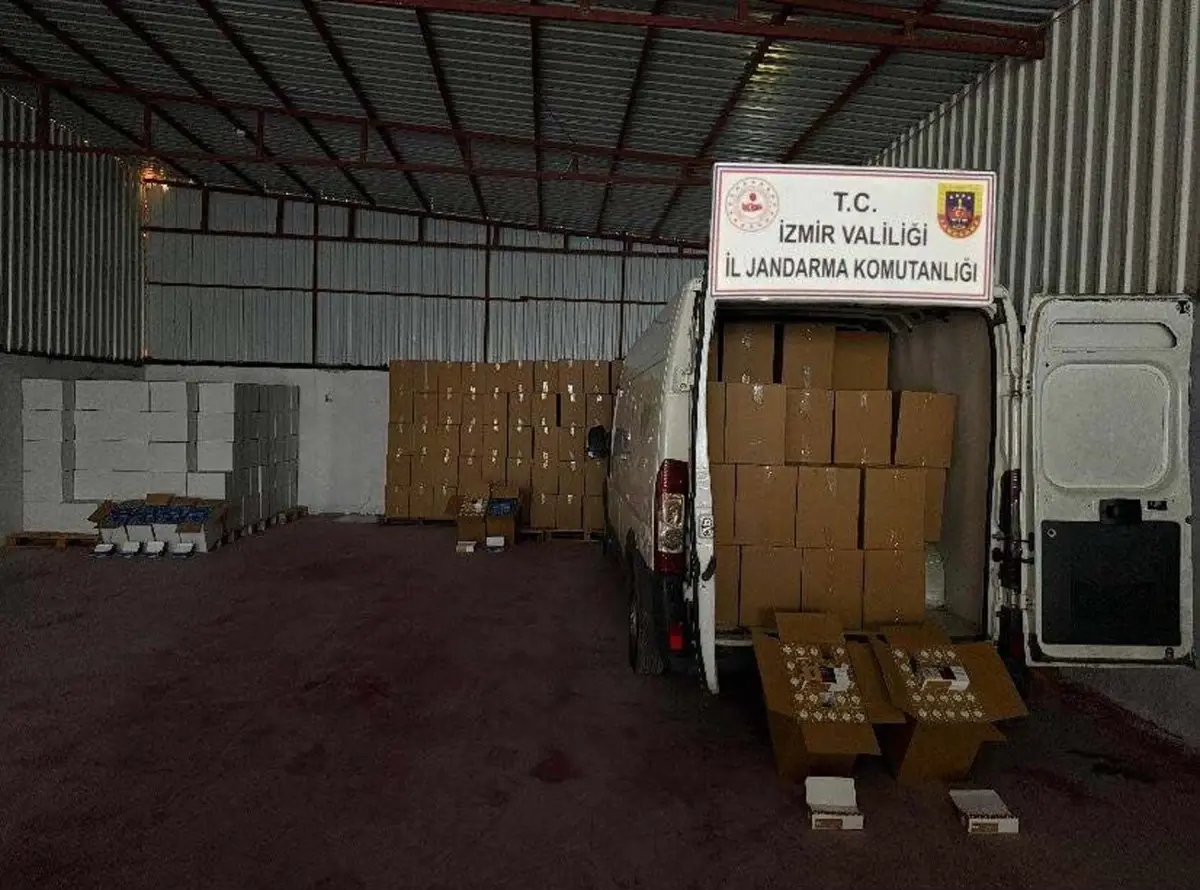 İzmir Jandarması 12 Milyon Bandrolsüz Makaronu Ele Geçirdi