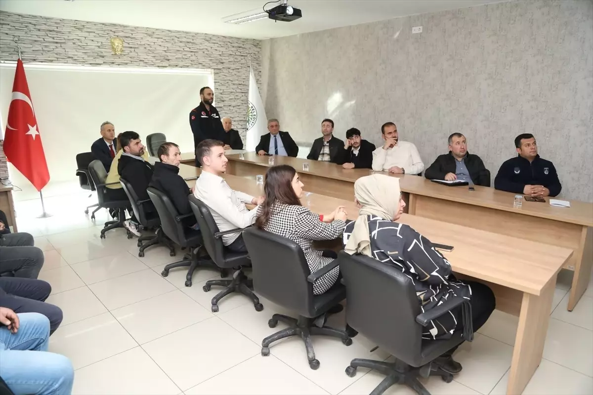 Kavak Belediyesi Personeline AFAD'dan Sivil Savunma Eğitimi Verildi