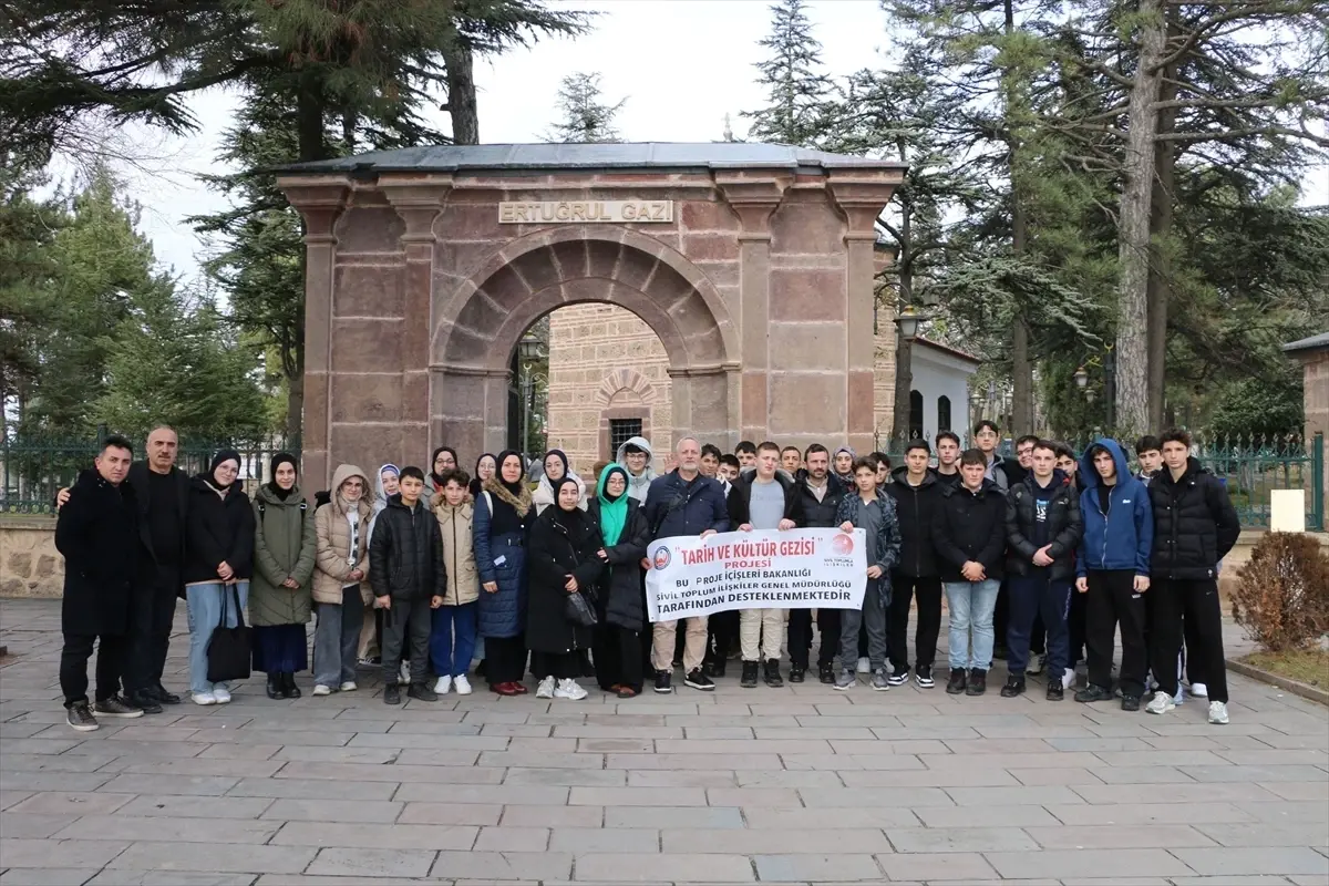 Of İmam Hatip Lisesi öğrencileri tarih gezisi başlangıcı