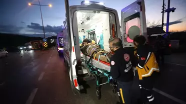 Çanakkale'de İki Araç Çarpıştı: 5 Kişi Hastaneye Sevk Edildi