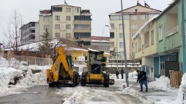 Hizan’da Karla Mücadele Hız Kesmeden Sürüyor