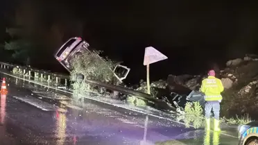 Bodrum’da Şarampole Yuvarlanan Araçtan Yardımcı Sürücüye Minibüs Çarptı: 3 Kişi Yaralı