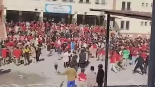 Şanlıurfa Okulunda Teneffüs Zili İbrahim Tatlıses’in Şarkısıyla Değişti