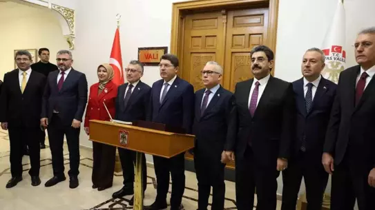 Yılmaz Tunç, Sivas'ta Esnafla Buluştu, Valilik ve Kongre Müzesi'ni Gezdirdi