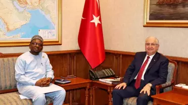 Savunma Bakanı Yaşar Güler, Gana Büyükelçisi Abdul Nasiru‑Deen'i Ankara’da Karşıladı