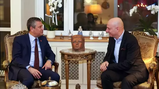 CHP Lideri Özgür Özel, Haldun Dormen’in Ailesine Taziye Ziyareti Gerçekleştirdi