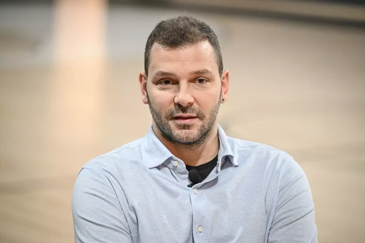 Galatasaray, Şampiyonluk Yolunda: Sportif Direktör Micov'un Stratejileri