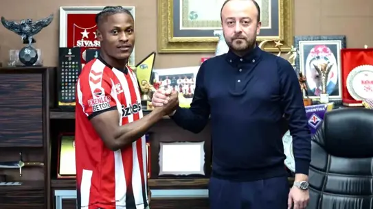 Sivasspor, Nijeryalı Forvet Jonathan Okoronkwo'yu 1,5 Yıllık Sözleşmeyle Kadrosuna Katıyor