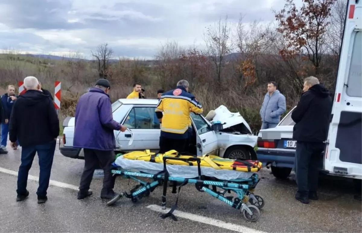 Gönen trafik kazası yerinde polis ekipleri