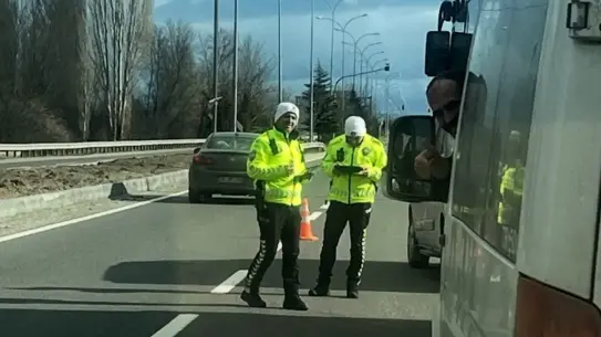 Kütahya’da Ticari Araç Denetimleri Hız Kesmeden Sürüyor: Evrak Kontrolleri Artıyor