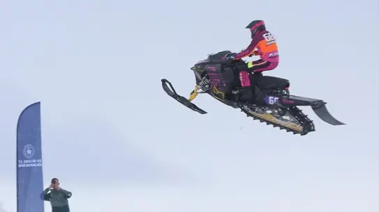 Rize Güneysu’da Kar Motosikleti Şampiyonası Renkli Anlara Sahne Oldu