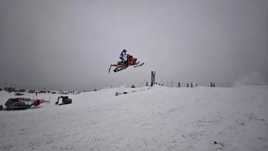 Rize Handüzü Yaylası'nda Uluslararası Kar Motosikleti Şampiyonası Açıldı