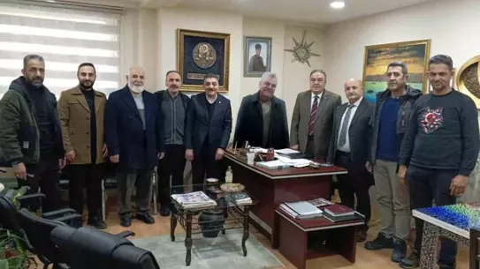 Toplantı sırasında yeni yönetim üyeleri