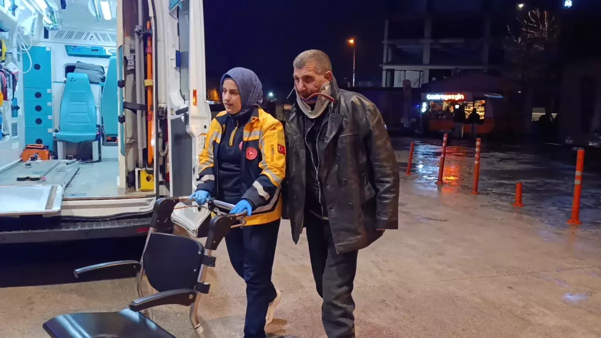 İnegöl'de iki otomobilin çarpışma anı