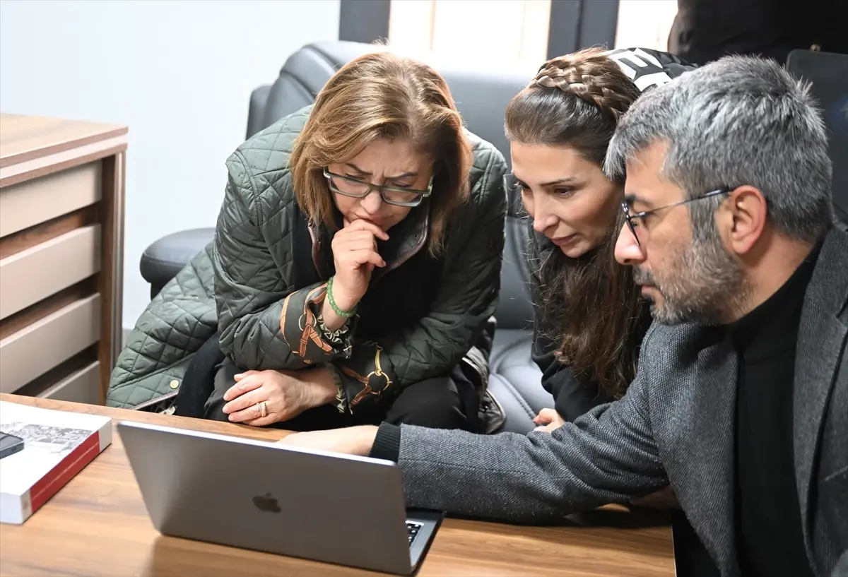 Gaziantep Büyükşehir Belediye Başkanı Fatma Şahin, Yılın Kareleri Oylamasına Destek Verdi