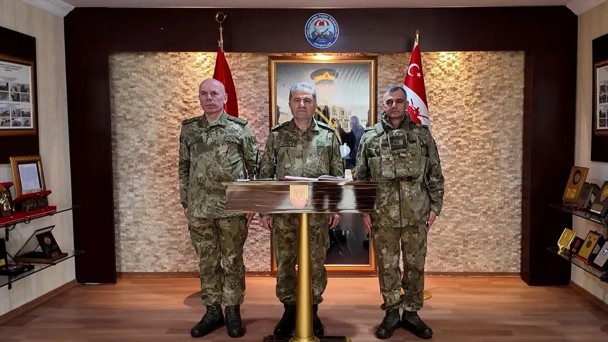 Metin Tokel Kayseri 1. Komando Tugayı ziyareti