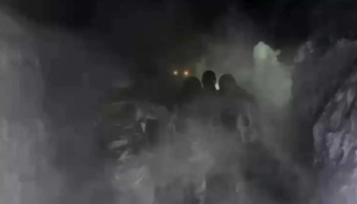 Ağrı‑Kağızman yolunda kar yağışı ve mahsur kalan araçlar