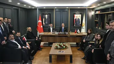 Ömer Çelik, Adana’da Şehir Yatırımlarını Eleştirdi: Belediyelerin Geri Kaldığını Dile Getirdi