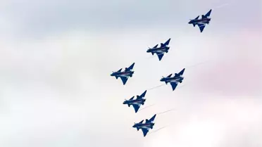 Çin Hava Kuvvetleri Akrobasi Ekibi, Singapur’da Gösteri Provası Yaptı