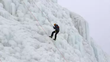 Erzurum Valisi Çiftçi, Palandöken Buz Duvarında Adrenalin Dolu Tırmanış Yaptı