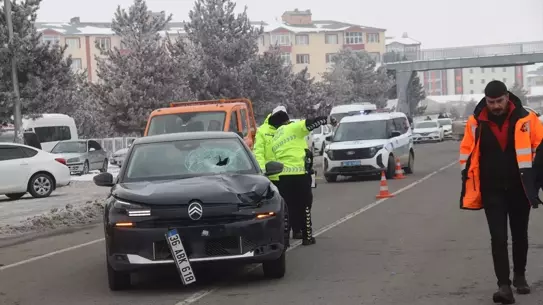 Kars'ta 72 Yaşındaki Yaya Trafik Kazasında Hayatını Kaybetti