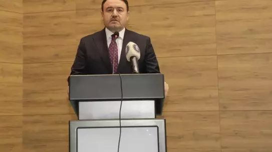 Kütahya Valisi Musa Işın'dan İşçi Krizi: 20 Bin Eleman Eksik, Fabrikalar Kapasite Kaybı Yaşıyor