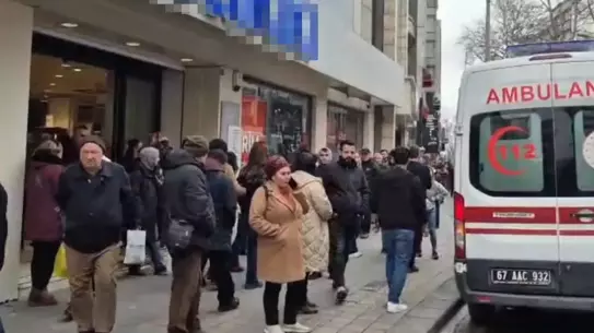 Zonguldak'ta Kıyafet Mağazasında Merdiven Kazası: Hamide K. Ağır Yaralı