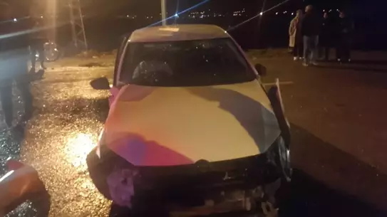 Osmaniye'nin Düziçi İlçesinde Kontrolden Çıkan Araç 2 Yaralıya Yol Açtı