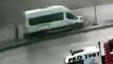 Kaza anı güvenlik kamerasında