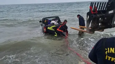 Kurtarma operasyonu sırasında itfaiye ekipleri