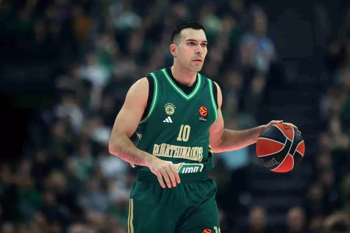Kostas Sloukas Panathinaikos formasıyla