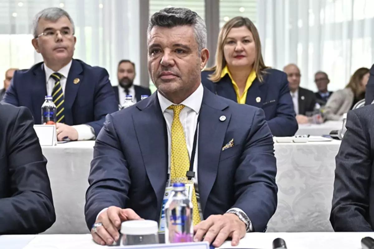 Sadettin Saran konuşma anı