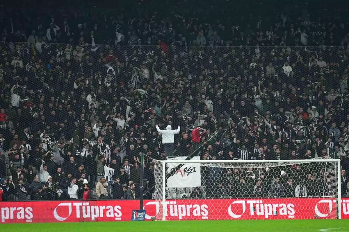 Beşiktaş, Konyaspor'u 2-1 Yendi; Taraftarlar Yönetim İçin İstifa Çığlığı Attı