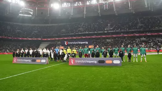 Beşiktaş’ın Yeni Transferi Asllani, Maçta 6 Dakikada Kırmızı Kartla Çıktı