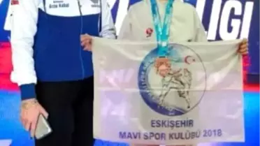 Eskişehirli Genç Karateci Eylül Sare Karav, Yıldızlar Ligi'nde Türkiye Üçüncüsü Oldu