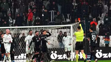 Asllani kırmızı kartla oyundan çıkar